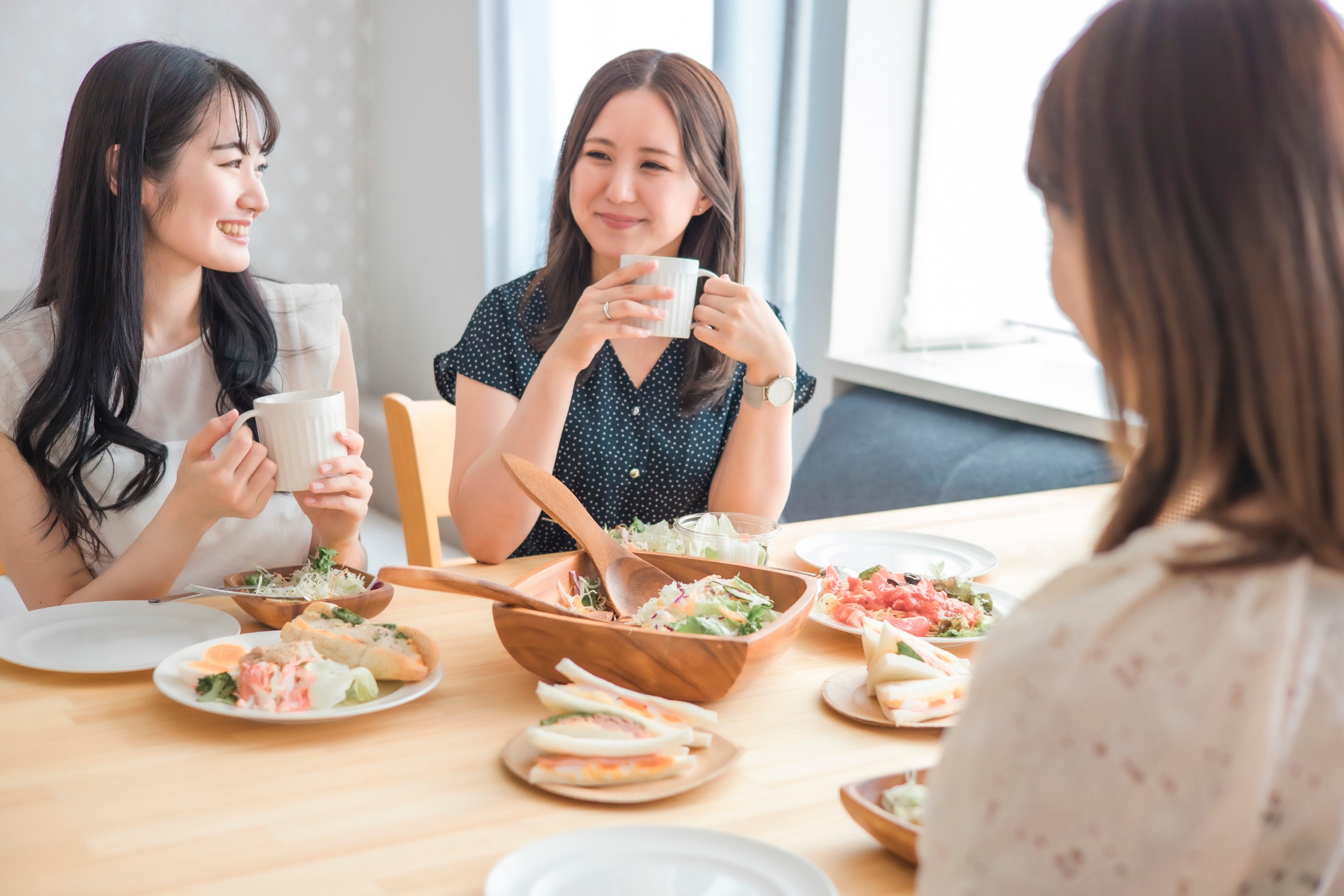女子会の思い出に | 山梨の一棟貸しならヒュッゲの森 Hostel&Workspace