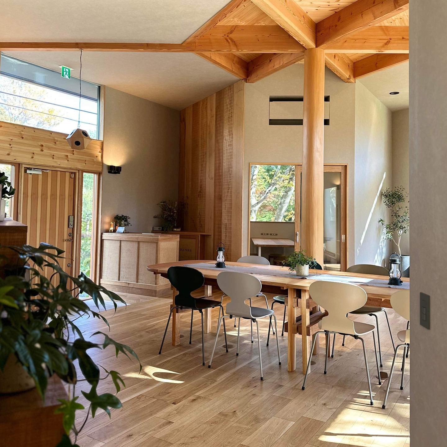 貸切で贅沢な時間 | 山梨の一棟貸しならヒュッゲの森 Hostel&Workspace